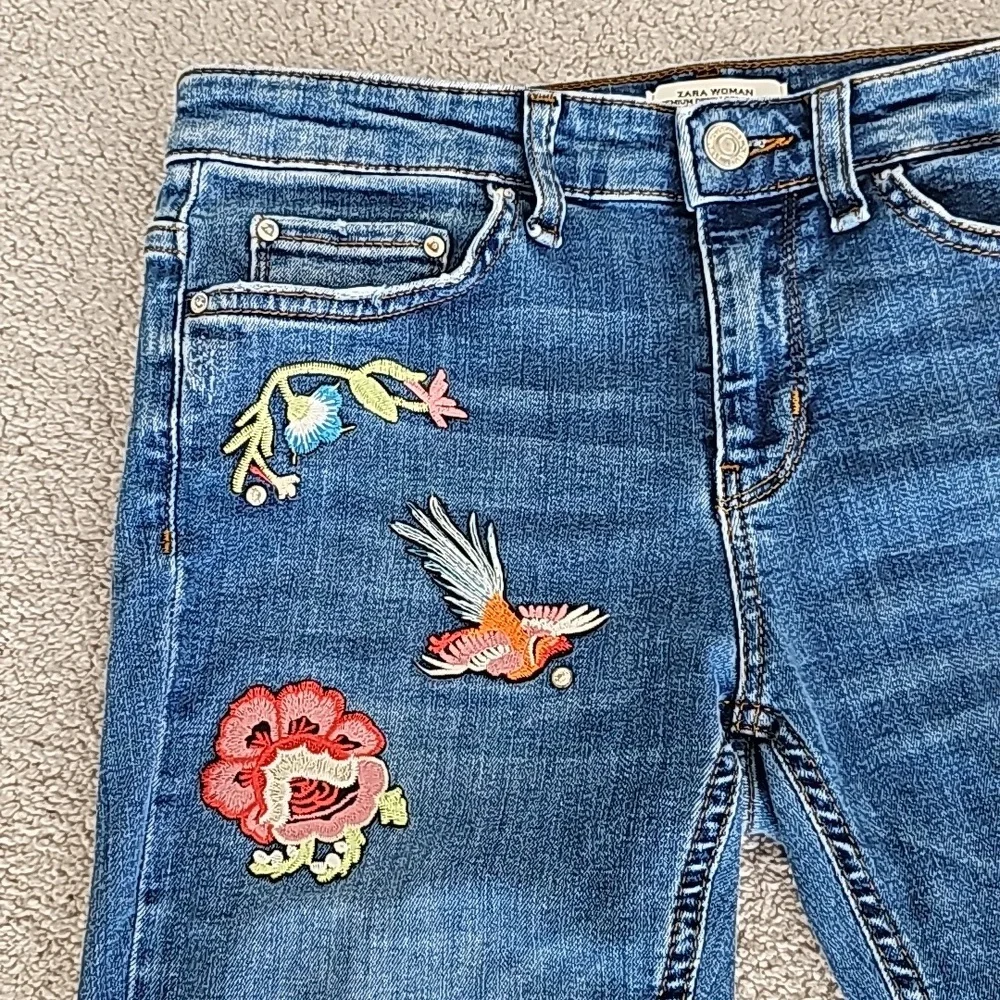 Zara women's floral boot cut jeans - Picture 2 of 12
